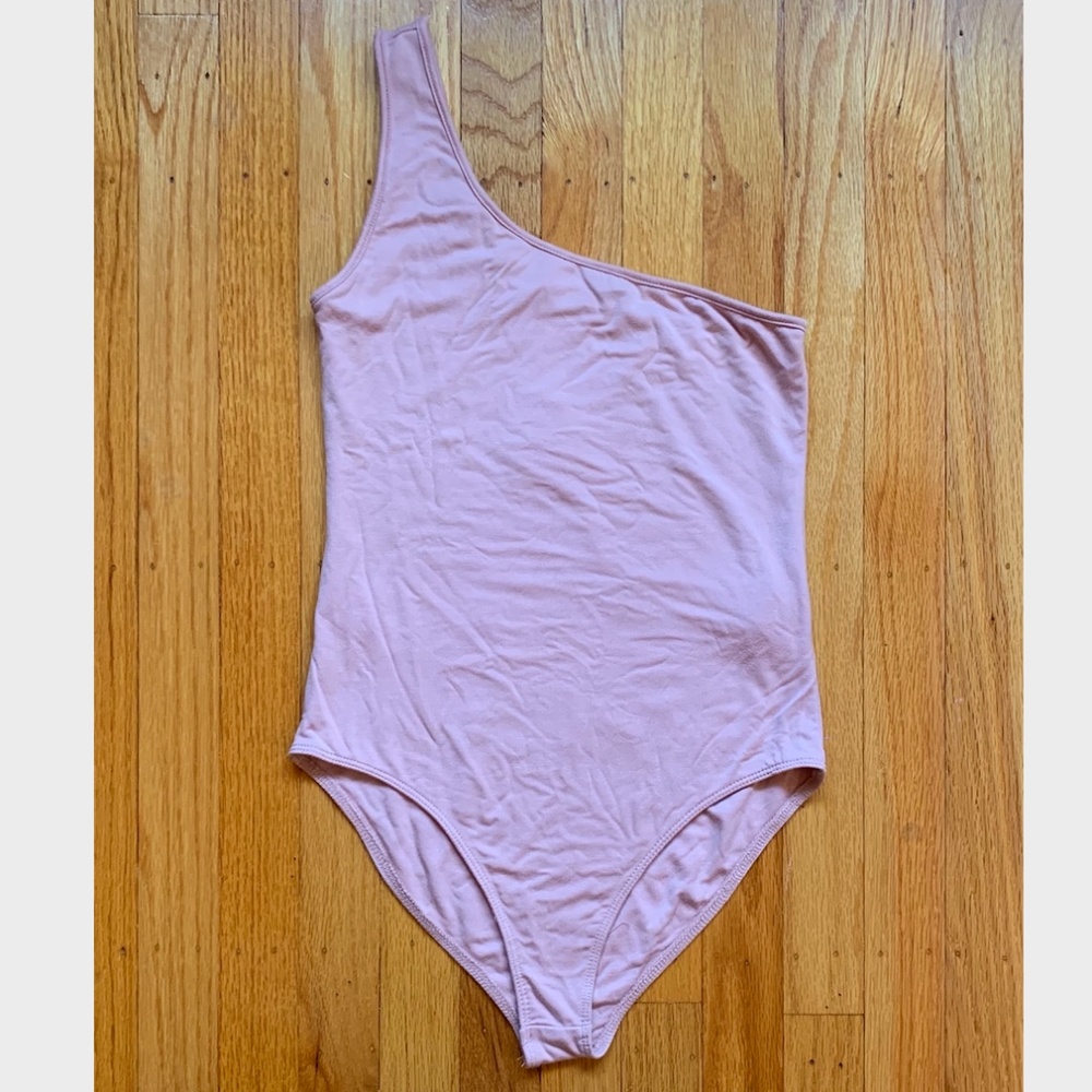 NWT ROSE/BLUSH PINK ONE-SHOULDER TOP BODYSUIT